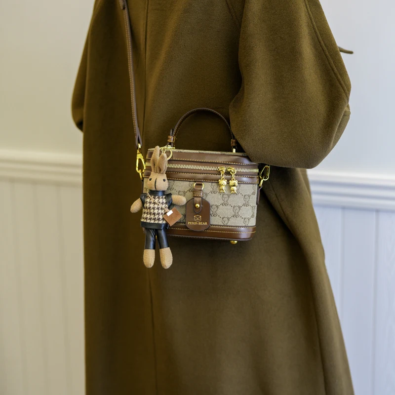 Женская сумка-мешок через плечо