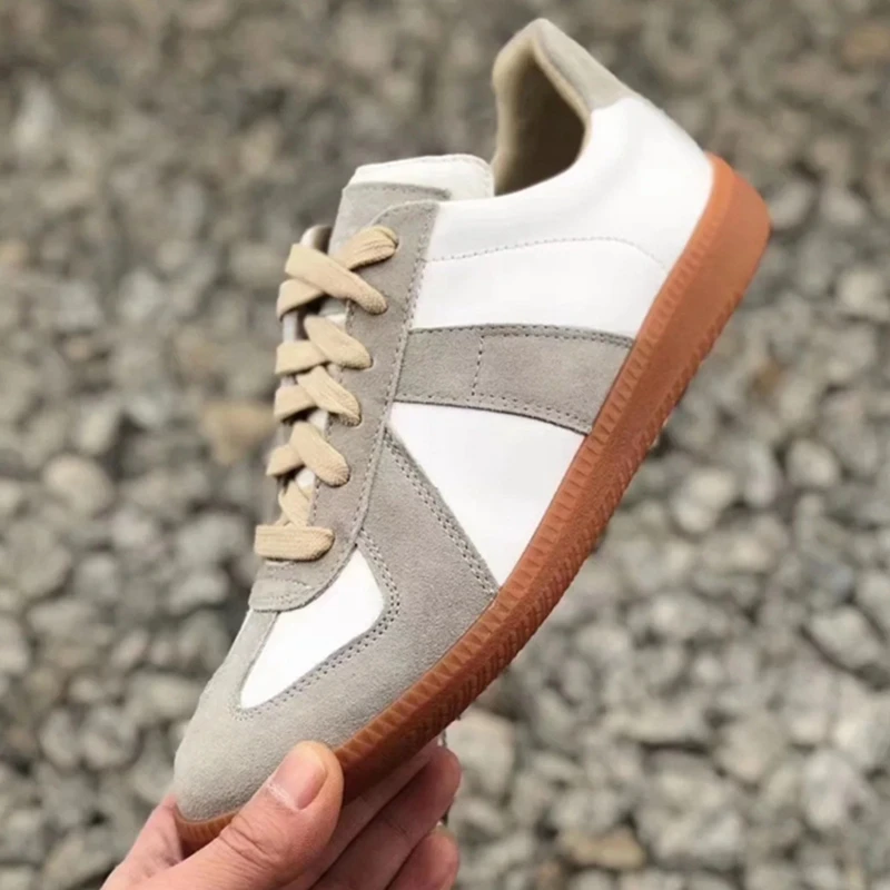 Женские кроссовки из натуральной кожи разные цвета |