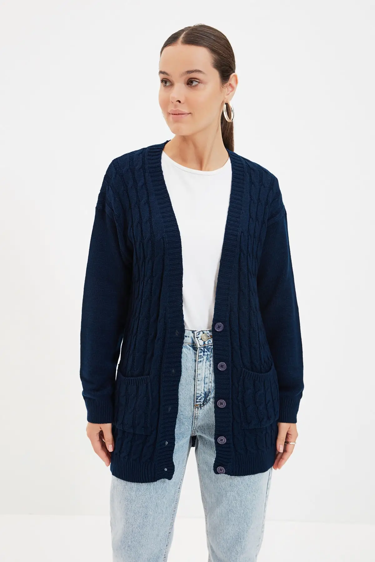 

Trendyol V Collar Knitwear Cardigan TCTAW22TH0007