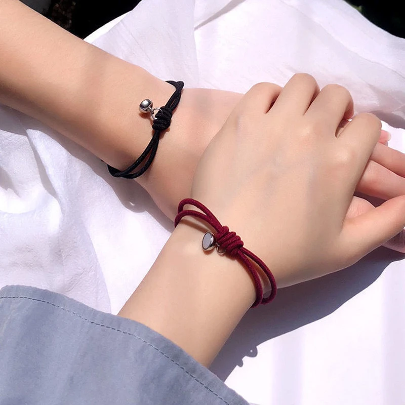 

2022 New Simple Fashion Magnet Attracting Lovers Bracelet for Men Women Wrist Chain Jewelry Accessories Travel Souvenir