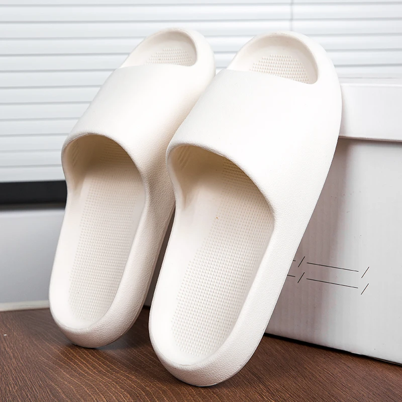 Тапочки женские с мягкой подошвой тихие Нескользящие летние для ванной комнаты