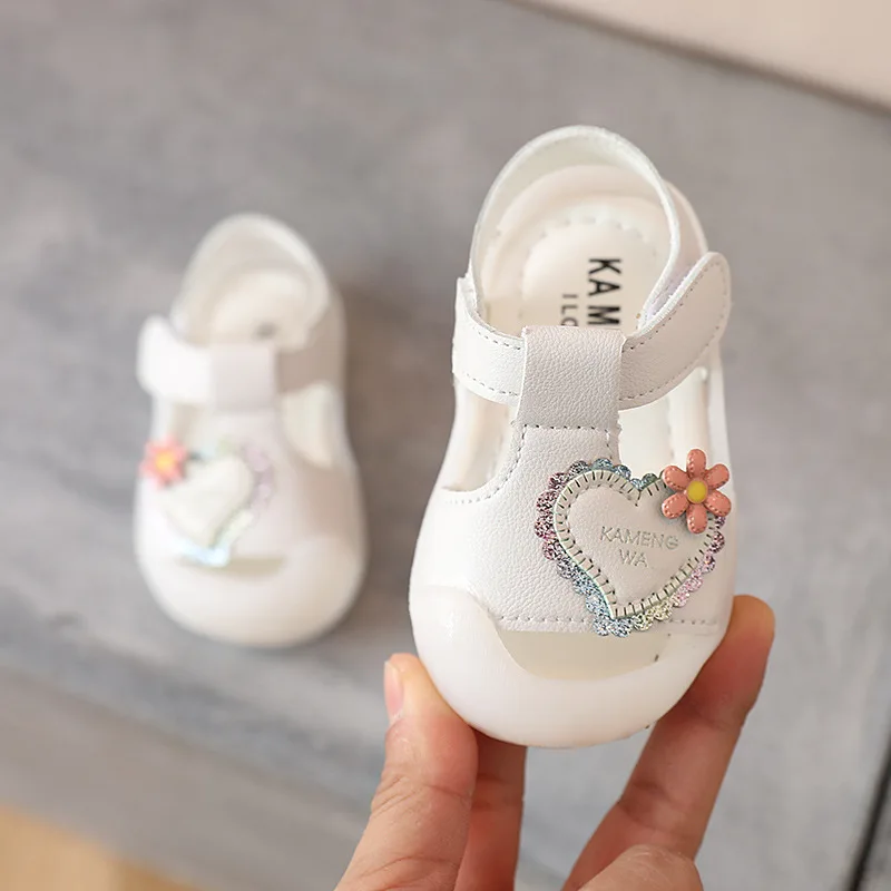 

Summer New Baby Girls Sandals Children's Princess Shoes Soft Bottom First Walkers Girls Beach Shoes