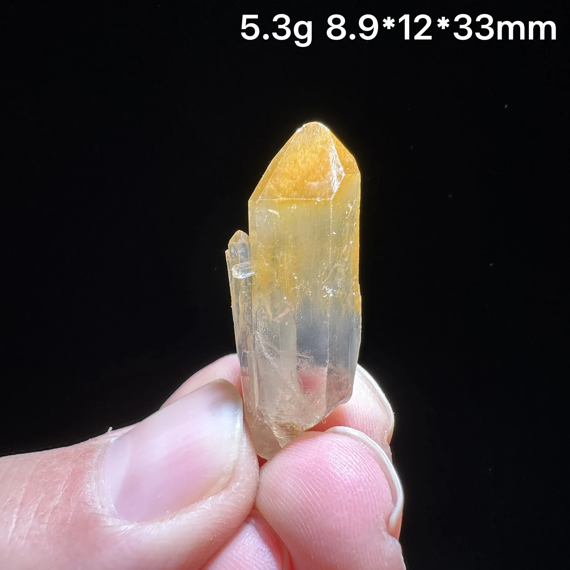 

Кристалл манго-кварца