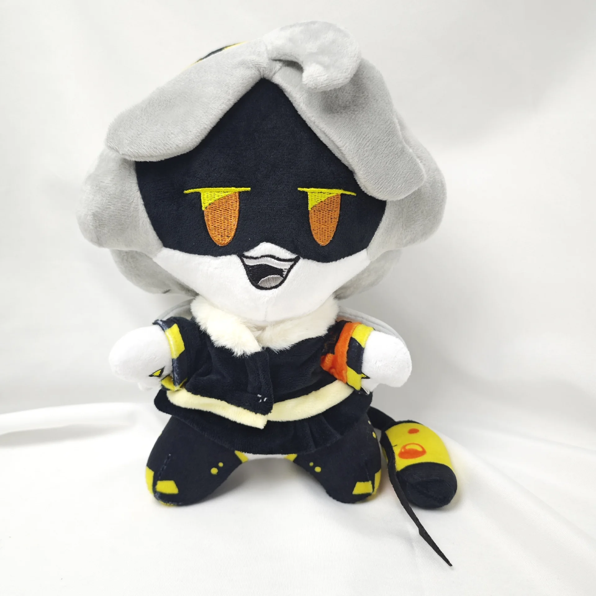 Пересечение границ неорганический убийца убийцы дроны плюс плюшевая игрушка