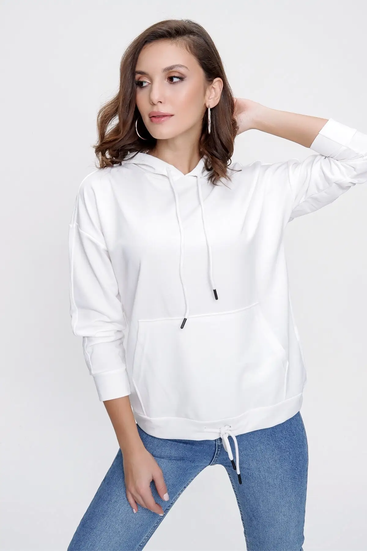 

Женская флисовая толстовка с капюшоном и карманами-кенгуру