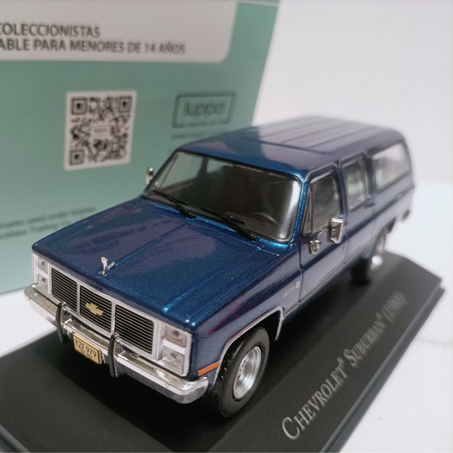 Масштаб 1:43 литой под давлением сплав Chevrolet пригородный внедорожник игрушки