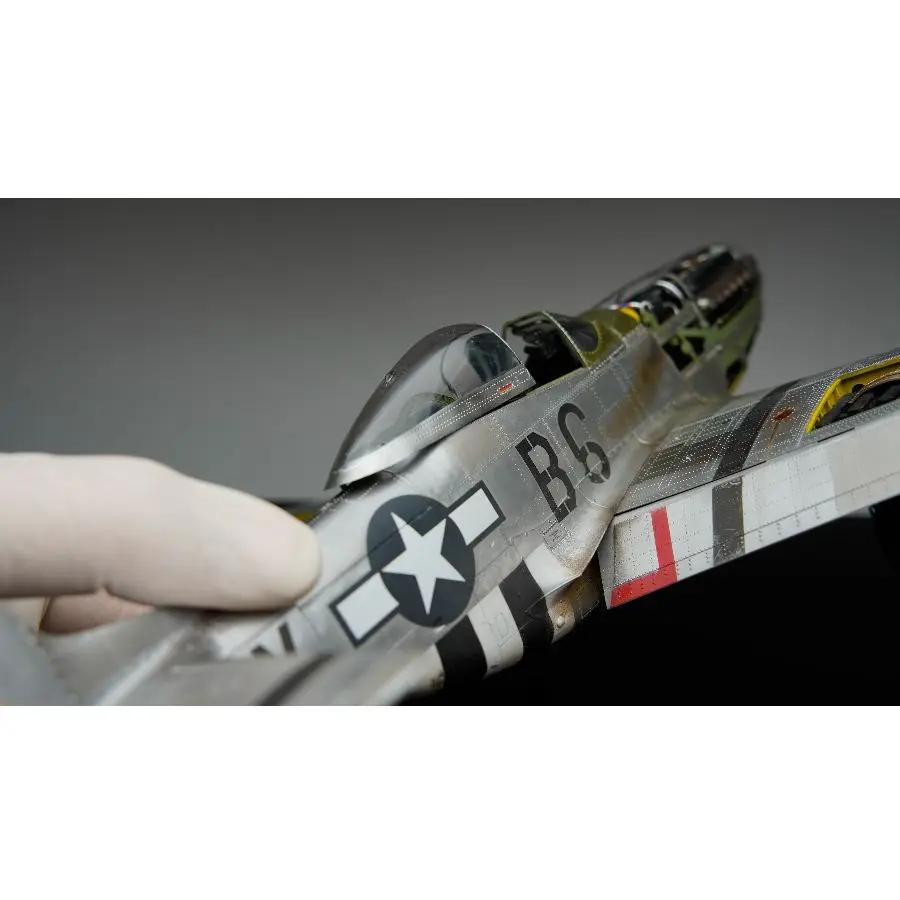 Фото Набор для сборки модели истребителя BF-015 Border 1/35 North American P-51D Mustang с полным интерьером кабины №4