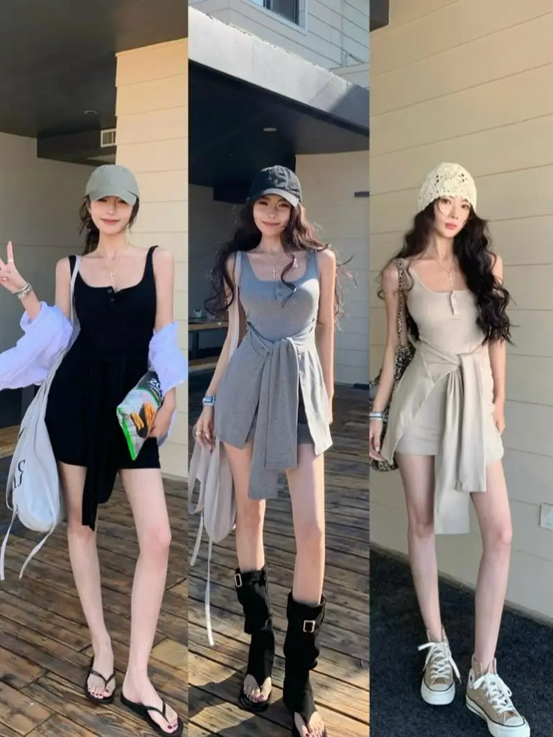 Женское облегающее платье на бретельках серое обтягивающее короткое