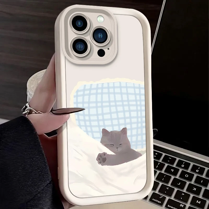 Фото Противоударный силиконовый чехол для iPhone 17 Air 16 E 15 14 Plus 13 12 Mini 11 Pro Max с изображением спящего серого кота в белом одеяле №3