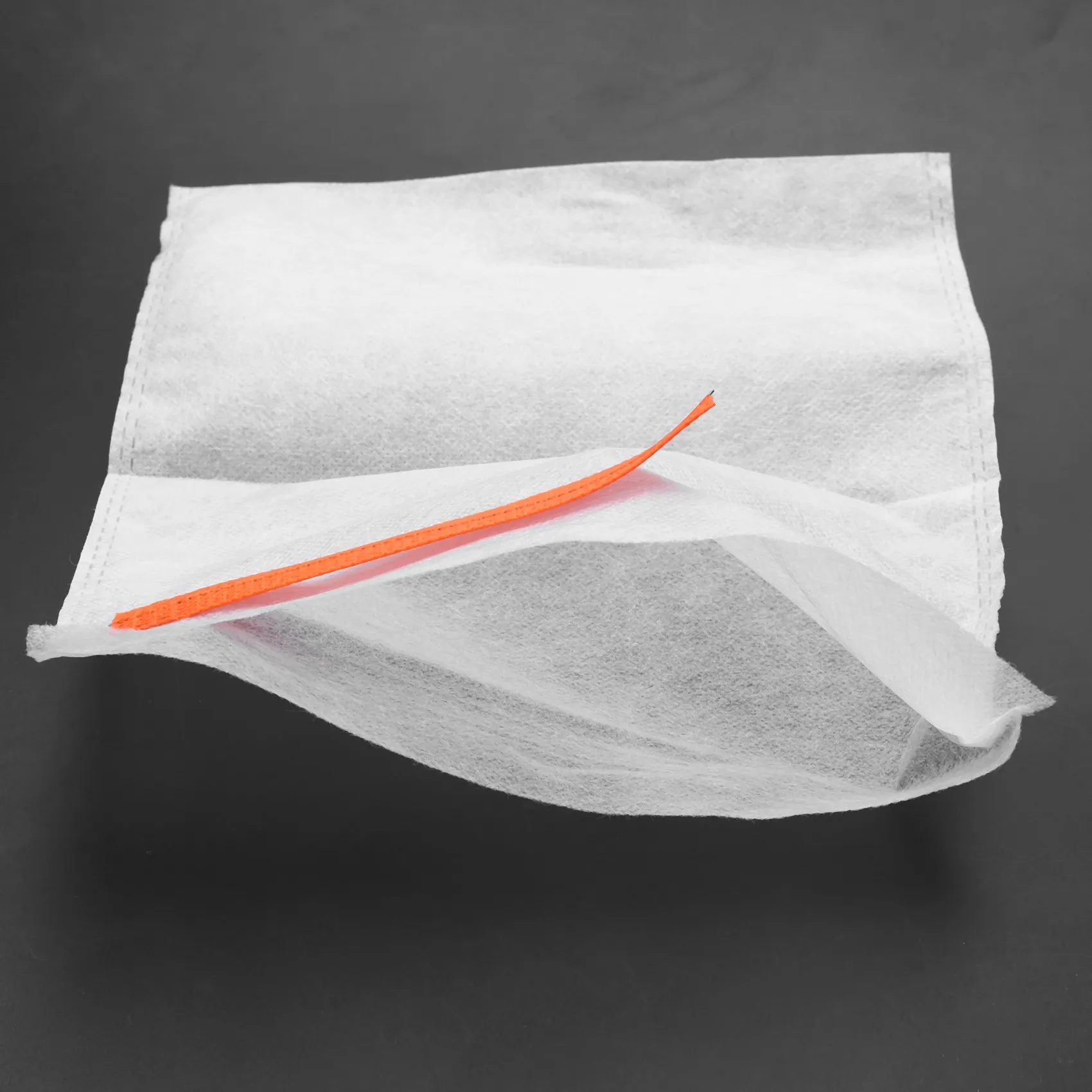 

100Pcs Fruit Protection Bag, Non-Woven Net Barrier Bag Garden Plant Flower Fruit Protection Bag Flying From Bird Bug 20x25Cm