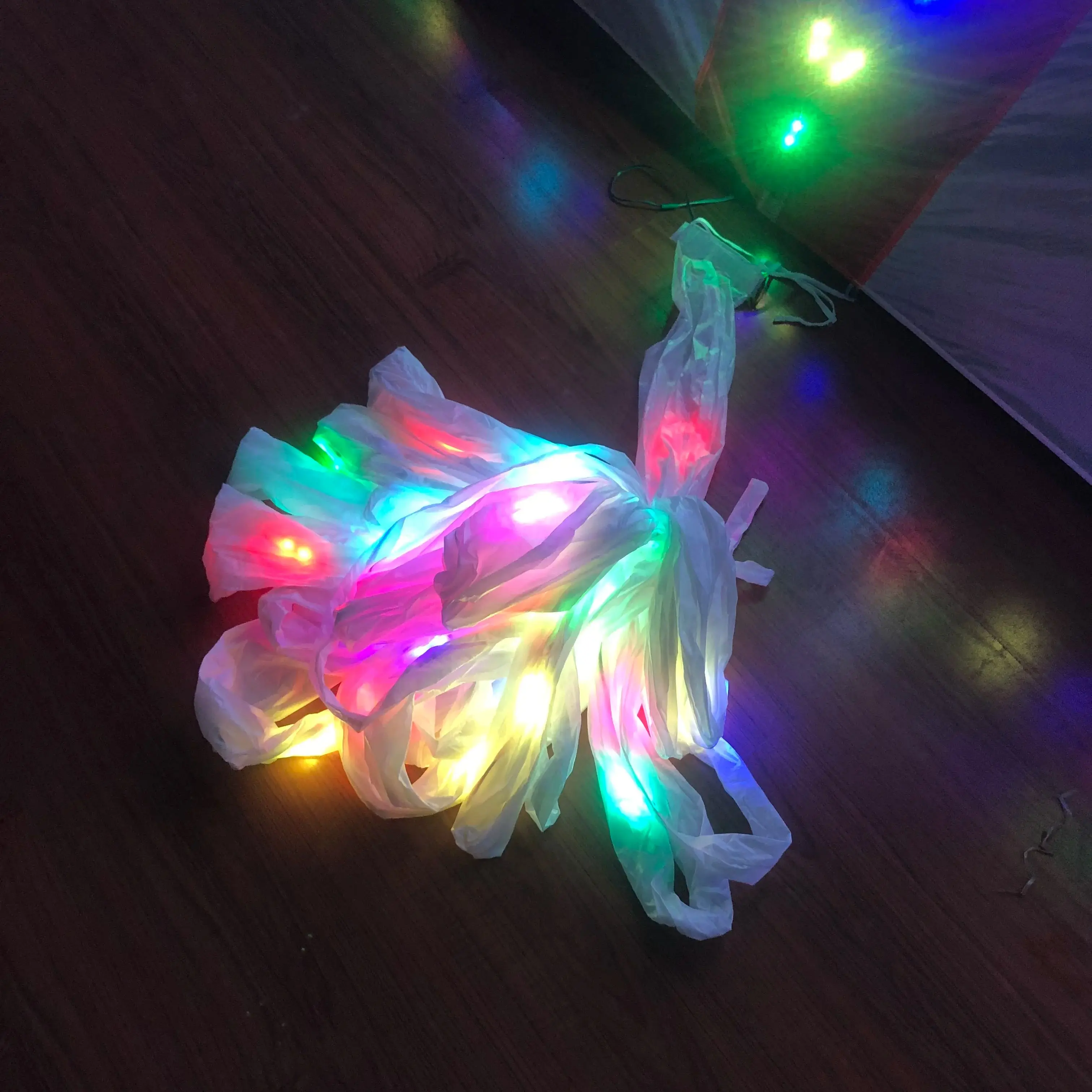 4 квадрата большой треугольный ночной светодиодный змей delta постоянно меняющийся