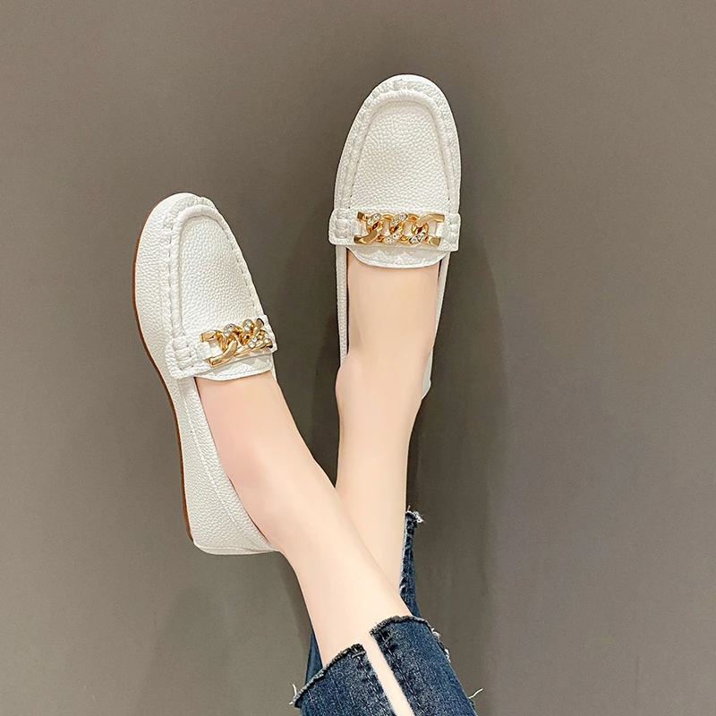 

Женские туфли-оксфорды из мягкой кожи, с металлической цепочкой