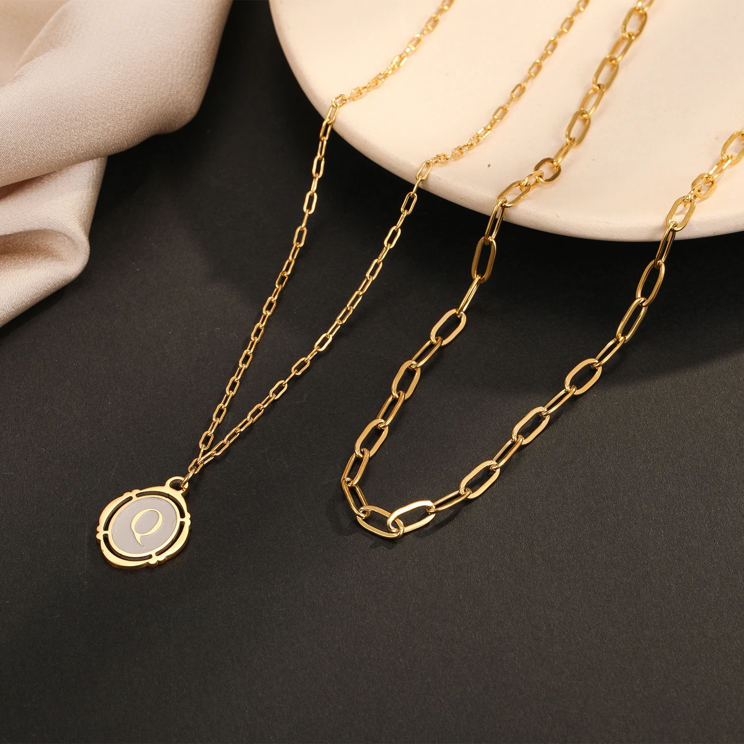 

Todorova Изящные Многослойные подвесные ожерелья с инициалом, персонализированные 26 букв для женщин, скрепленная цепочка