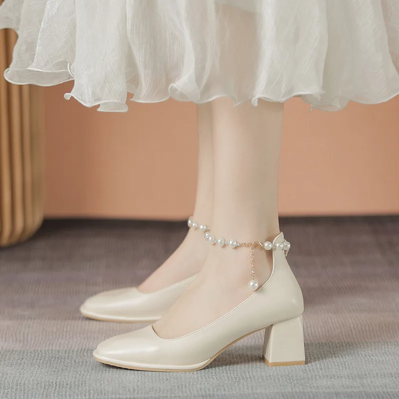 Туфли женские на квадратном каблуке в африканском стиле