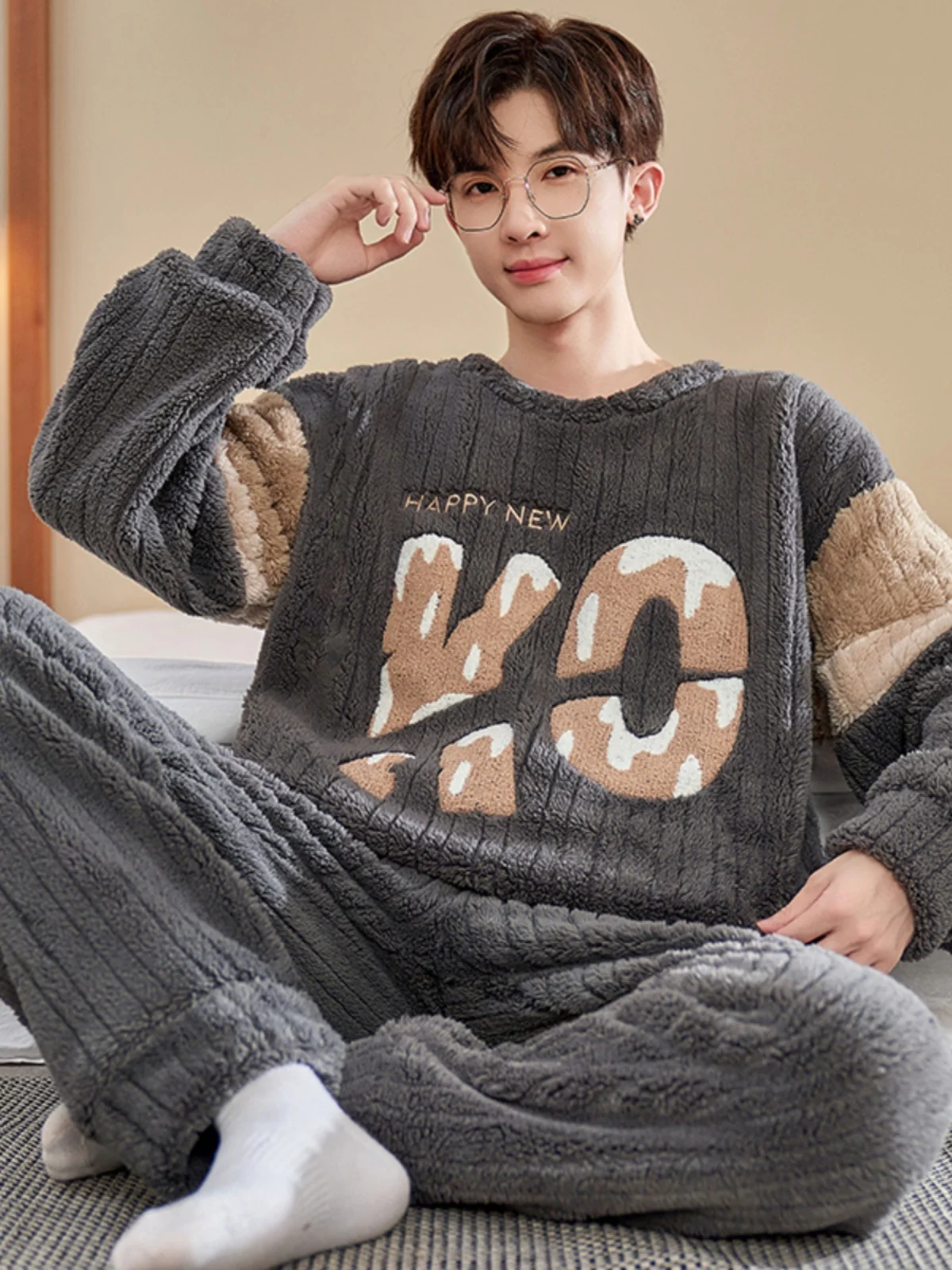 Autumn and Winter Men's Pajamas Fleece-lined Warm Flannel Thickened Plus size Teenagers Cartoon Coral Fleece Homewear Set