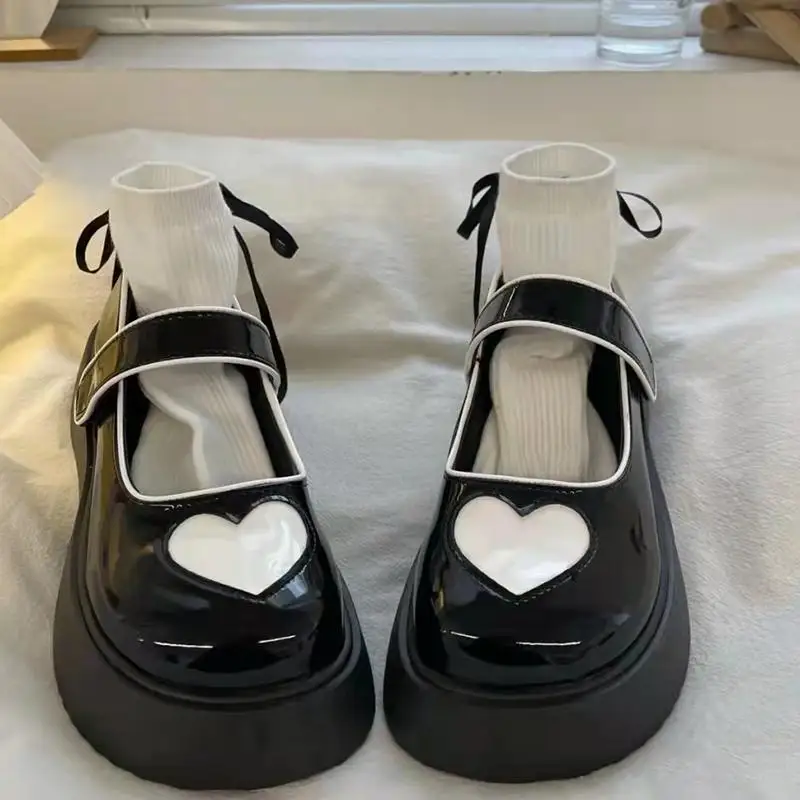 Vintage Lolita Shoes Japanese Style Thick Sole Mary Janes Women Shoes 2022 Autumn Fashion Students Heart-shaped Ladies Footwear