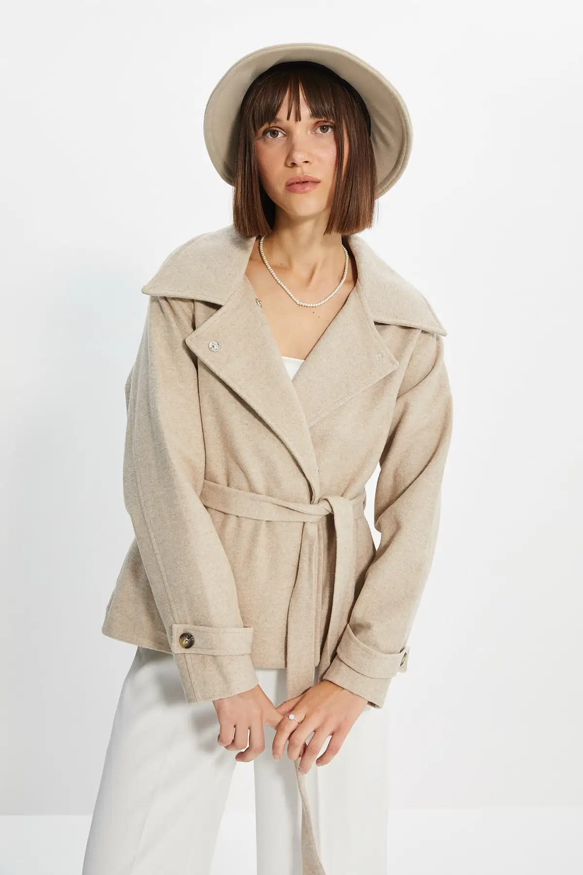 

Trendyol Arched Woolen Stamp Coat TWOAW22KB0036