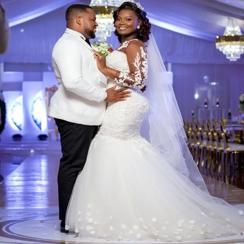 Основные платья по индивидуальному заказу с прозрачным вырезом и жемчугом