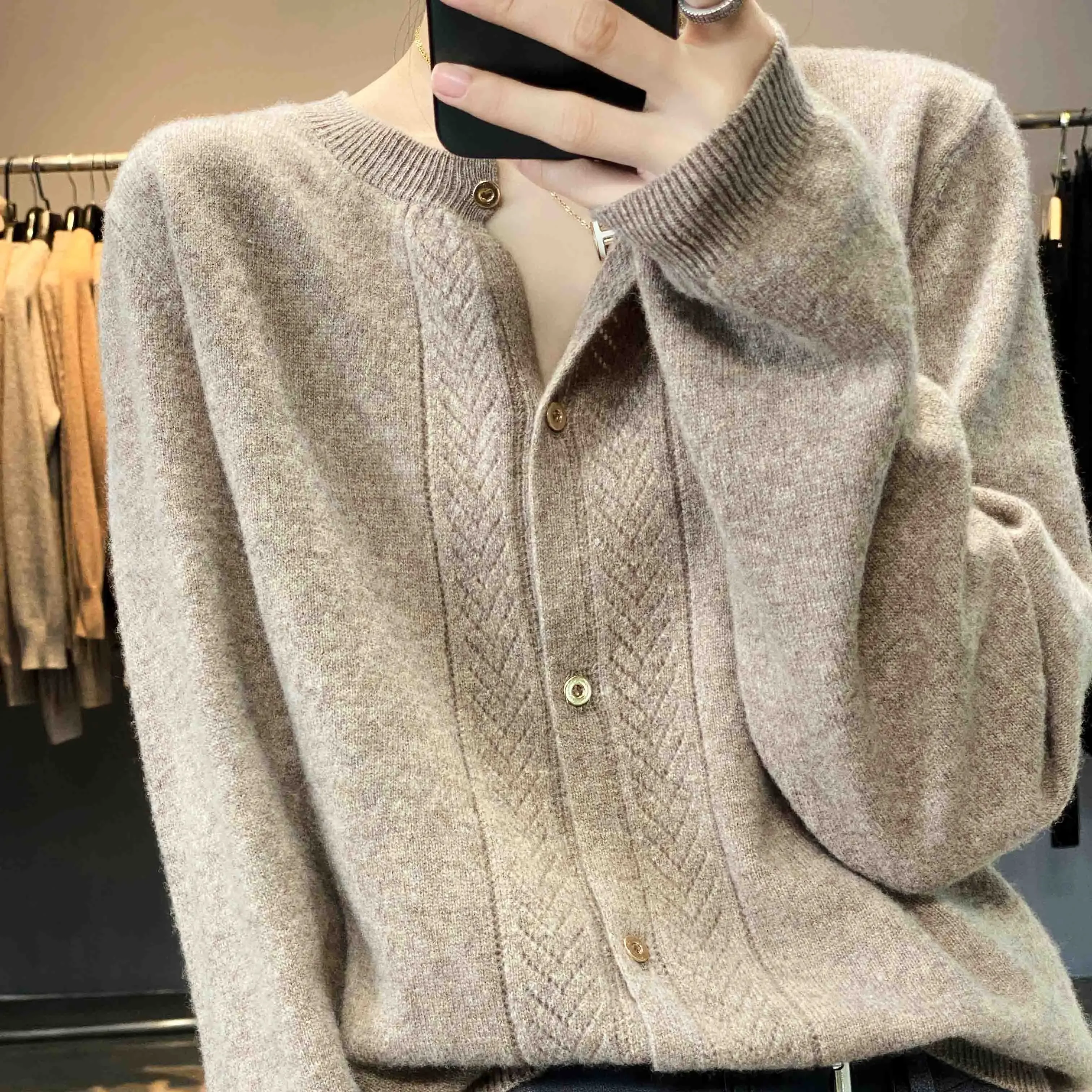 

Fashionable Style Hook Flower Hollow Out Round Neck Cashmere Knit Cardigan Woman Autumn Winter Loose Show Thin Short Wool Coat