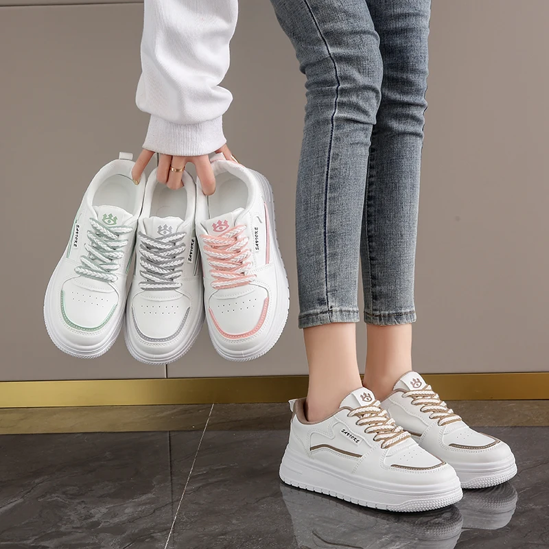 Женские кроссовки на платформе