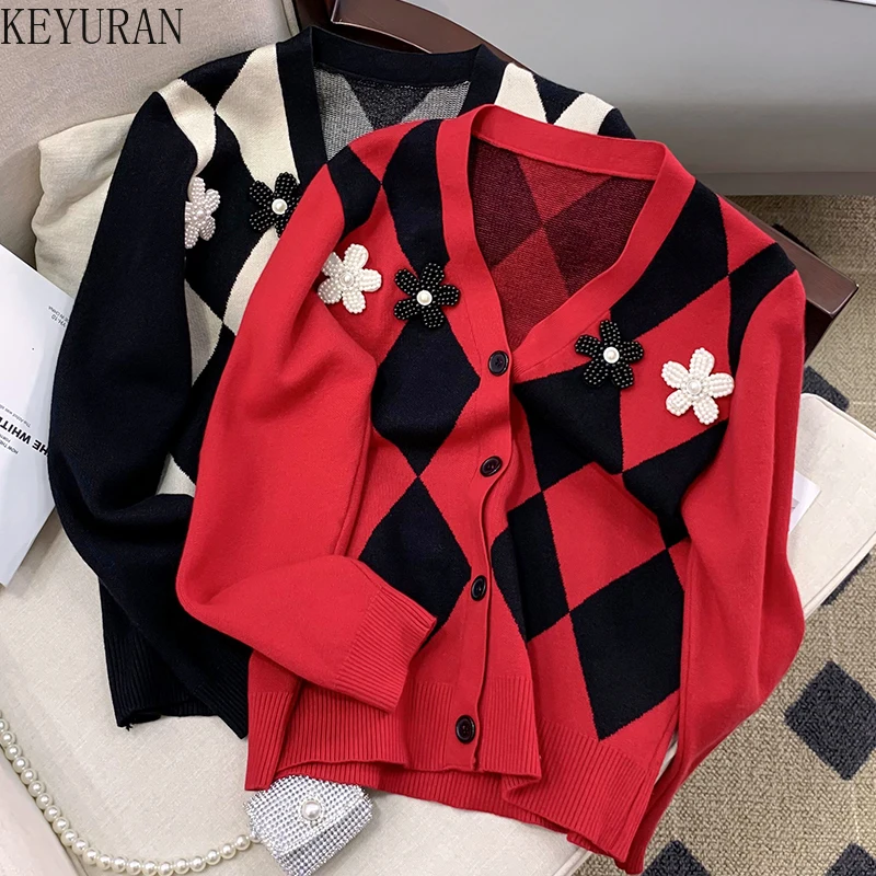 

Женский трикотажный кардиган с длинным рукавом, V-образным вырезом и жемчугом