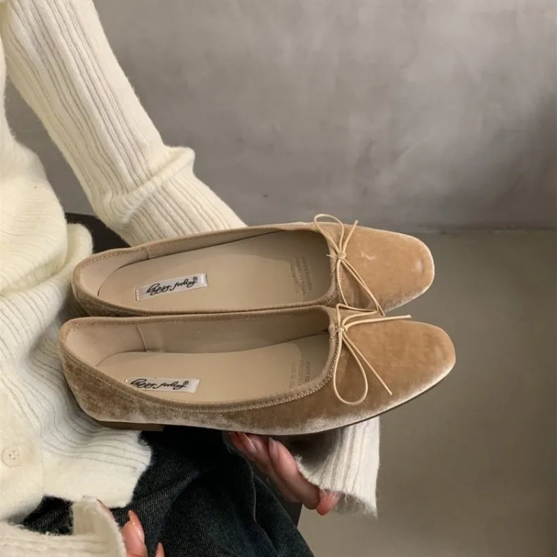 Женские милые балерины на плоской подошве леди серебристые с бантом-бабочкой