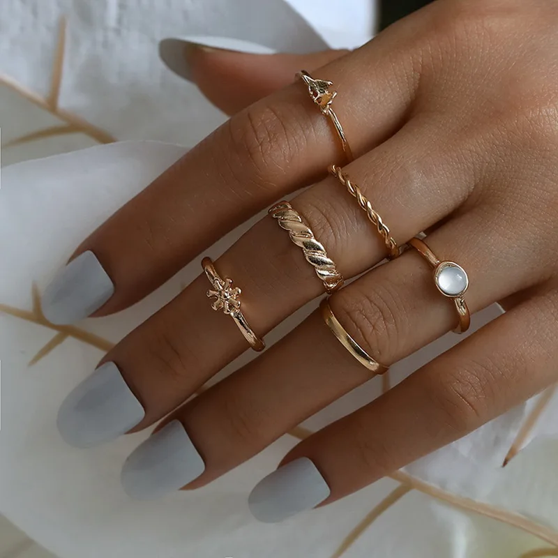 

6pcs Vintage Gold Color Alloy Simple Butterfly Geometric Circle Ring Set for Women Zircon Retro Bohemia Chain Ring Set Jewelry