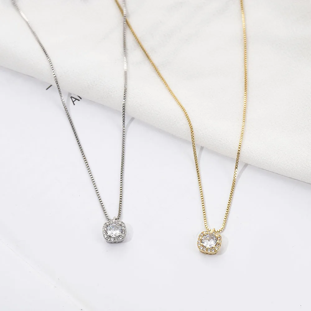 

New Personality Fashion Square Crystal Zircon Necklace Light Luxury Temperament Clavicle Chain Simple Necklace Women
