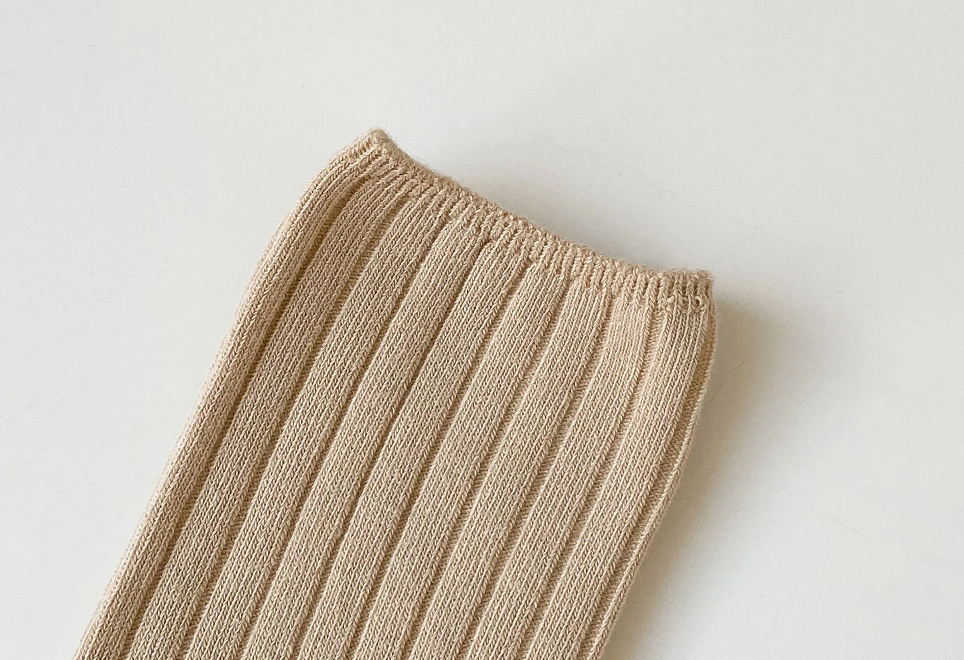 Fashion Simple Black White Cotton Girls Socks Set 10 Pairs Casual Solid Color High Quality Cotton Socks Mid-Tube Socks for Women