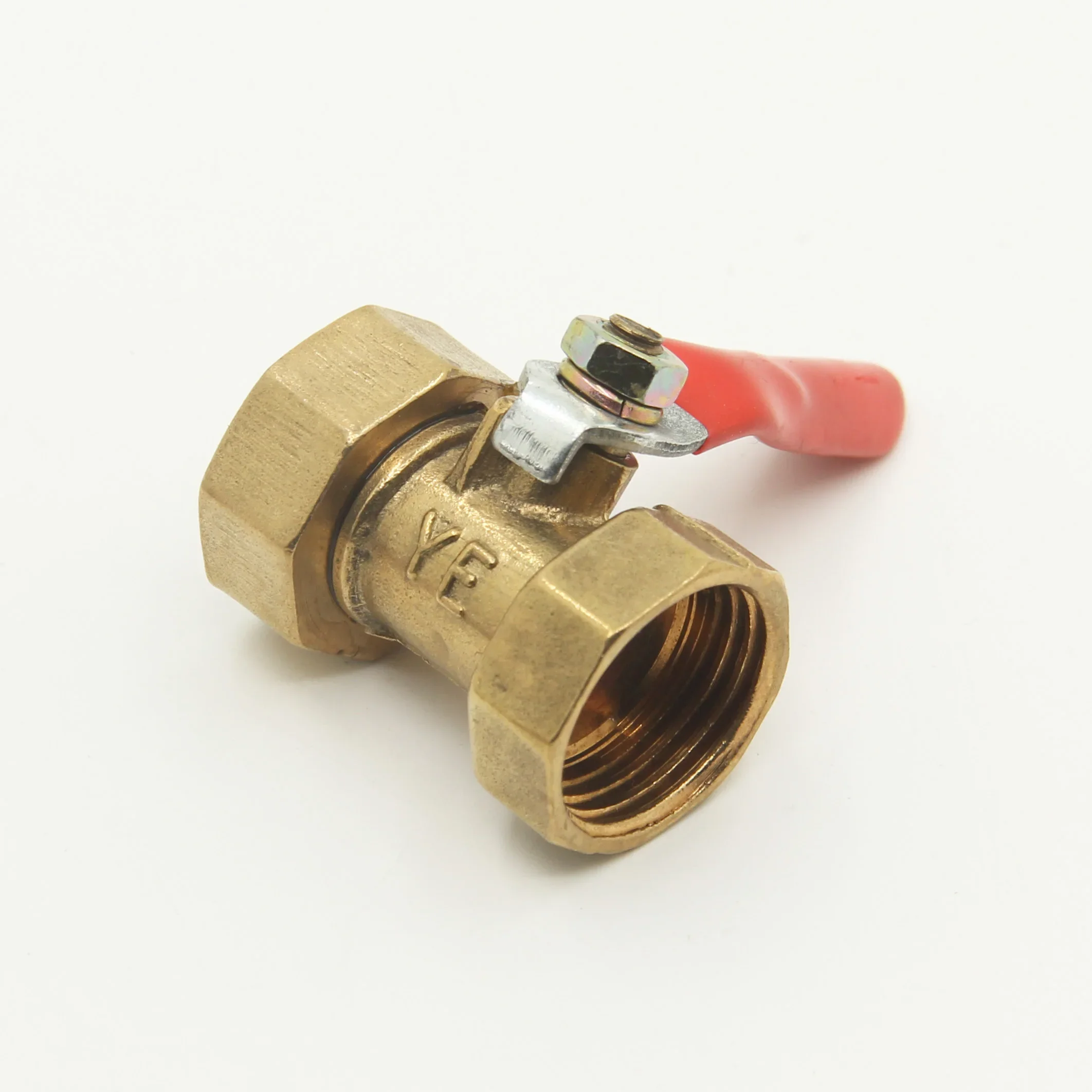 

Латунный шаровой кран 1/2-1/8