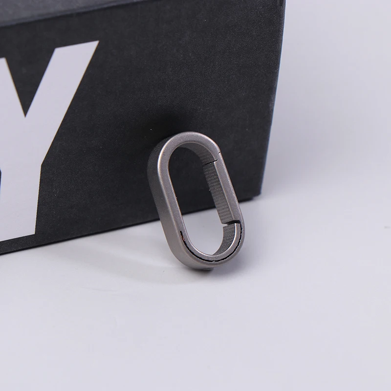 1 шт. Универсальный мини-брелок для ключей из титанового сплава