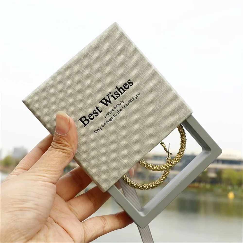 

Подарочная коробка для украшений generic