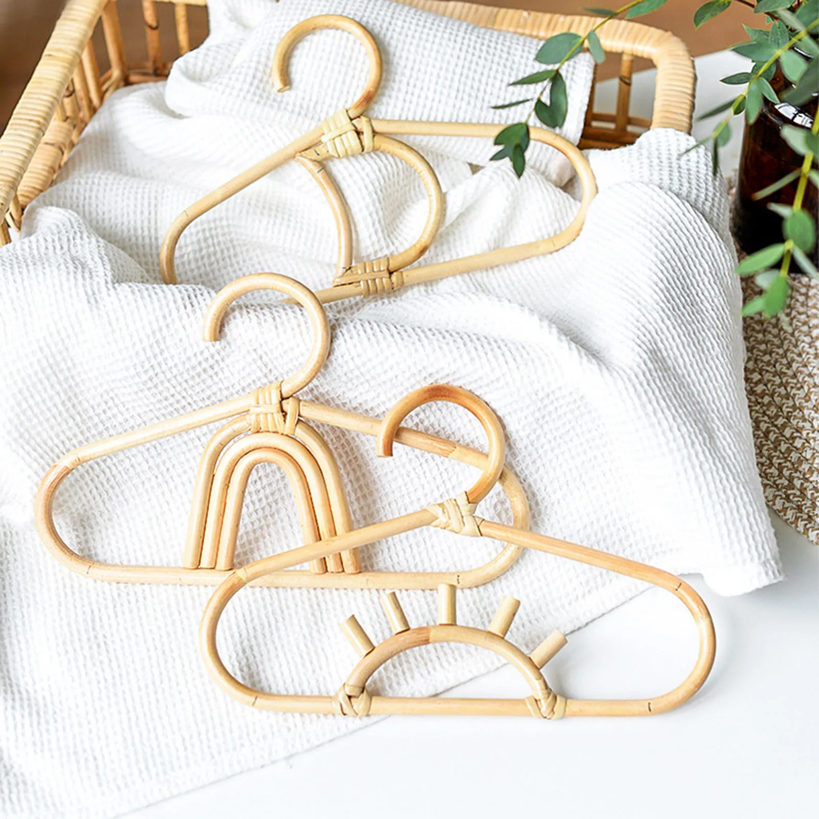 

1pcs Babies Coat Hanger Kids Clothes Hangers Bamboo Rattan Art Deco Hanger Suitable For Household Many Occasions