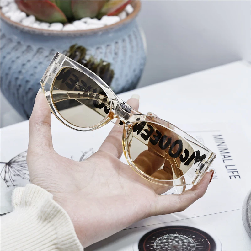 

2022 Fashion New Popular Tea Tea Sunglasses Vintage Women's Men's Platic Goggle Shade Sun Glasses Latest UV400