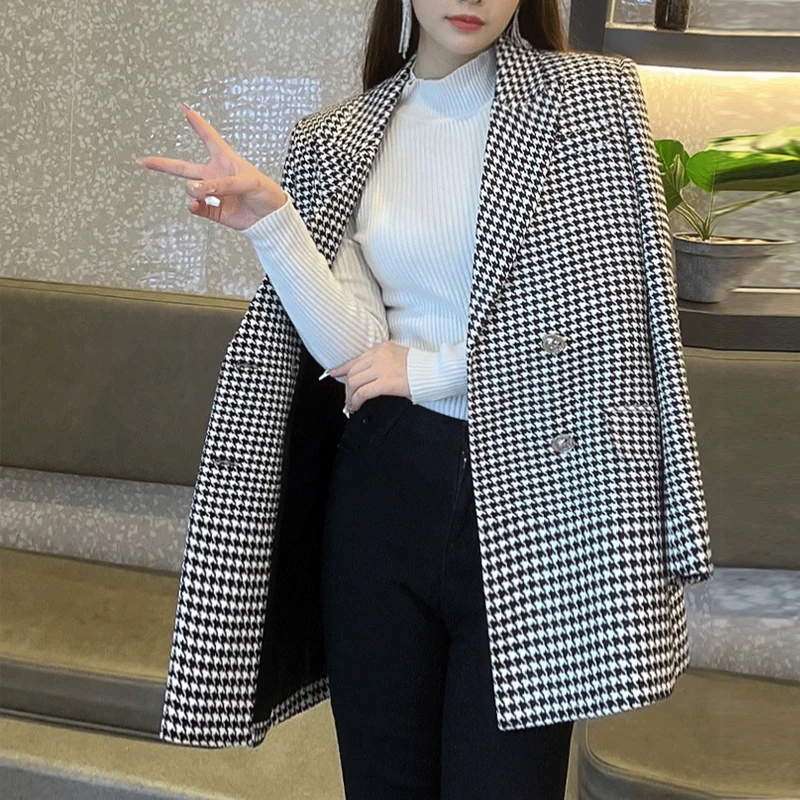 

Осень 2022 новинка в Европе и США гарнитур с металлической пряжкой «гусиная лапка» темпераментная простая атмосфера с длинным рукавом костюм