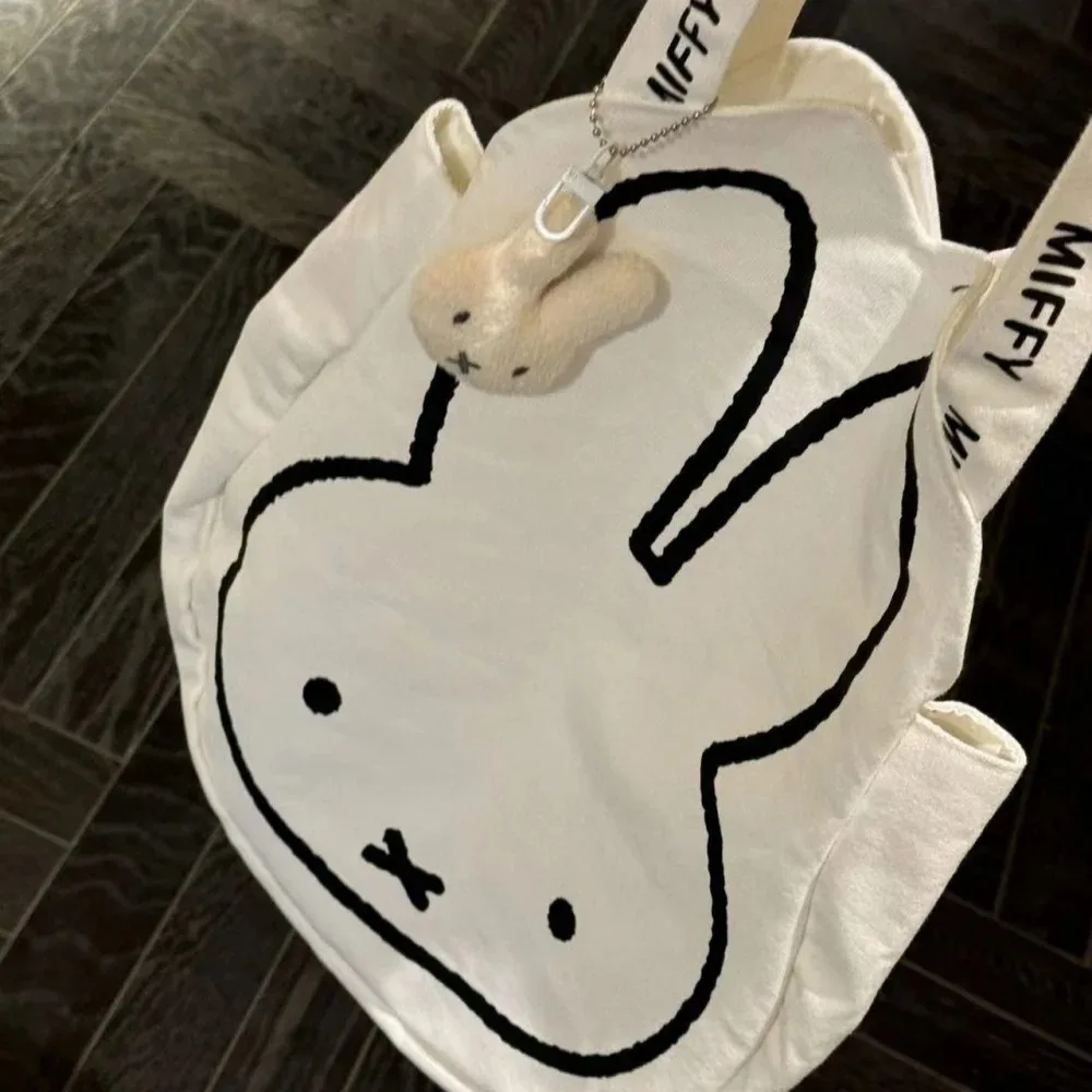 Фото Милая холщовая сумка Miffy Kawaii, большая вместительная сумка на одно плечо, универсальная сумка, школьная сумка, модная сумка на плечо, подарок для девочки №4
