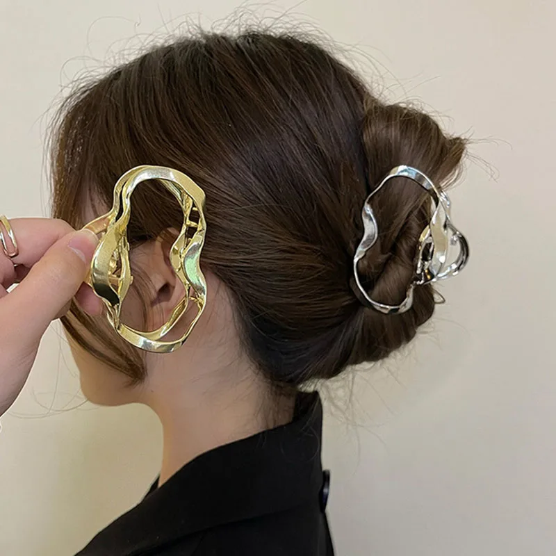 

Irregular Geometric Metal Hair Claw Lady Female Fashion Korean Woman Back Head Shark Clips Barrettes Headwear Accessories