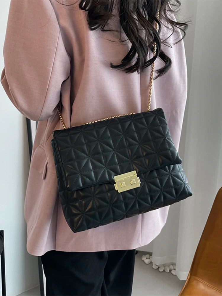 New Arrive Chain Shoulder Bags Travel Bags Leather  for Women Women 2023 New Summer Fashion Chain Shoulder Purses for Sale