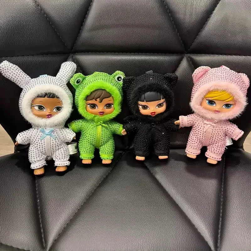 Фото Оригинальная серия Bratz Bratziez Bling: мини-фигурка в закрытой упаковке, настольное украшение, коллекционная игрушка, подарок, новинка, набор аниме-аксессуаров. №2
