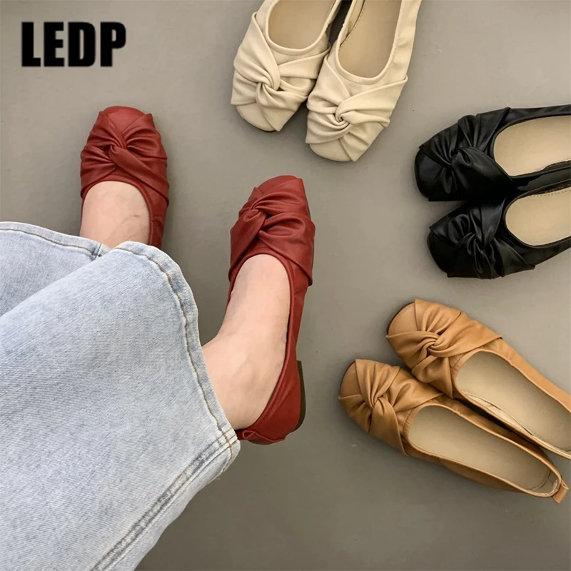 

Дизайнерские лаконичные плиссированные мокасины для женщин, модная повседневная балетная обувь на мягкой подошве для улицы, женская обувь