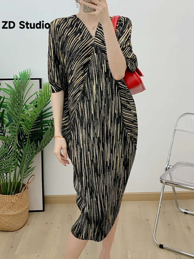

[ZD Studio] Batwing Sleeves Pleated Dress For Women High End Printed V-neck Slim Dresses Female Clothing 2023 New