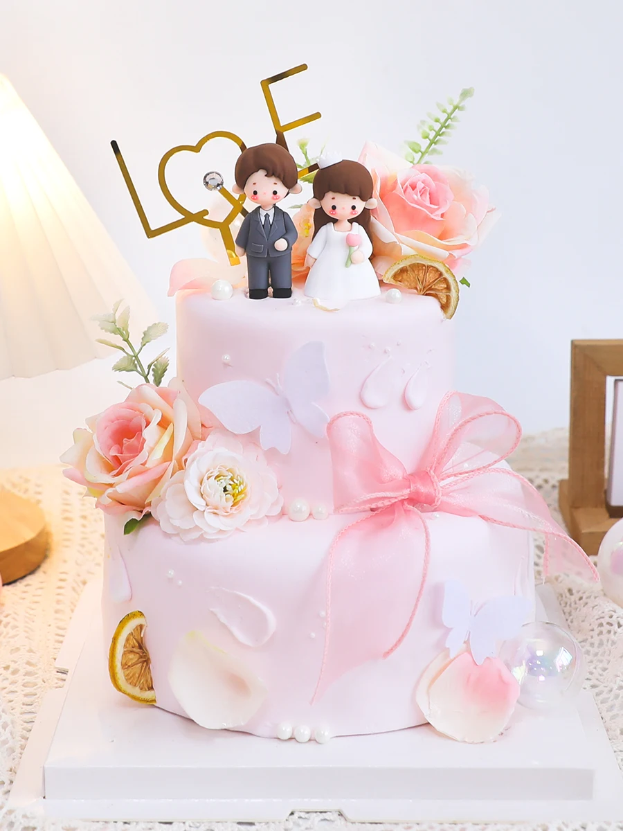 

Valentine's Day Cake Topper Wedding Bride and Groom Dolls New Wedding Couple Proposal Cake Decoration Wedding Couple Figurines