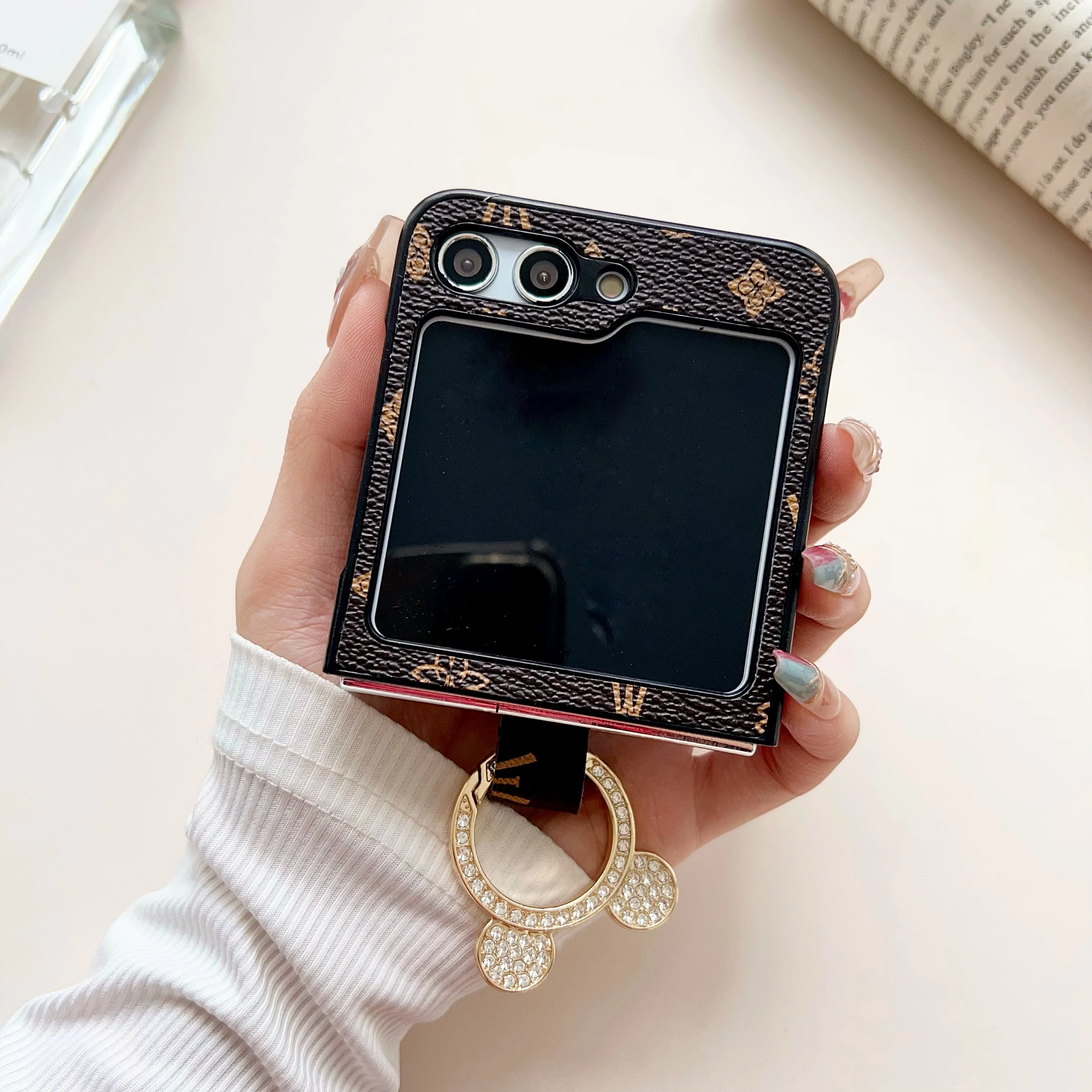 Кожаная одежда с металлическим узором для Samsung Galaxyz Z Flip6 Flip5 Flip4 чехол телефона