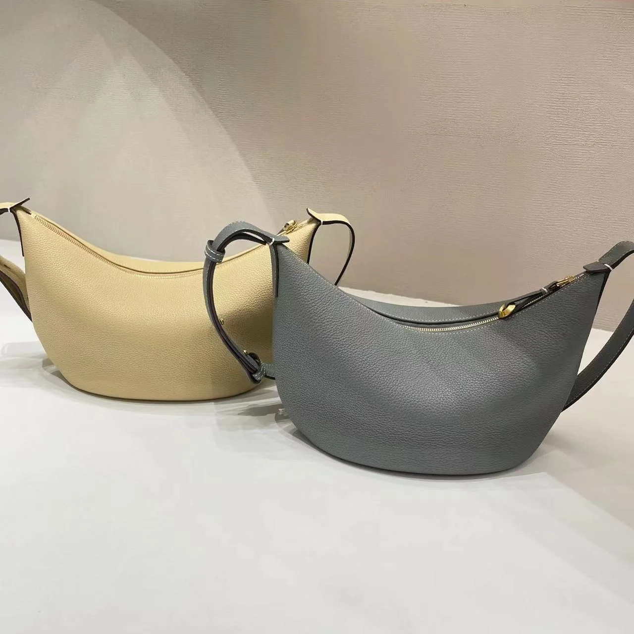 Сумка-хобо женская через плечо высокого качества