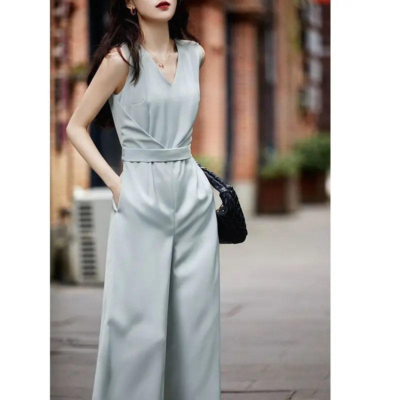 

2023 Women Summer Fashion V-neck Loose Jumpsuit Female Casual Long Pants Playsuit Ladies Solid Color Sleeveless Rompers O59
