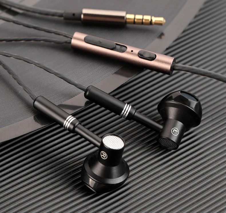 

Metal Wired Earphones Sport Running Gaming Music Headphone 3.5mm In-Ear Headset With Microphone 9D Surround Sound Corded Earbuds