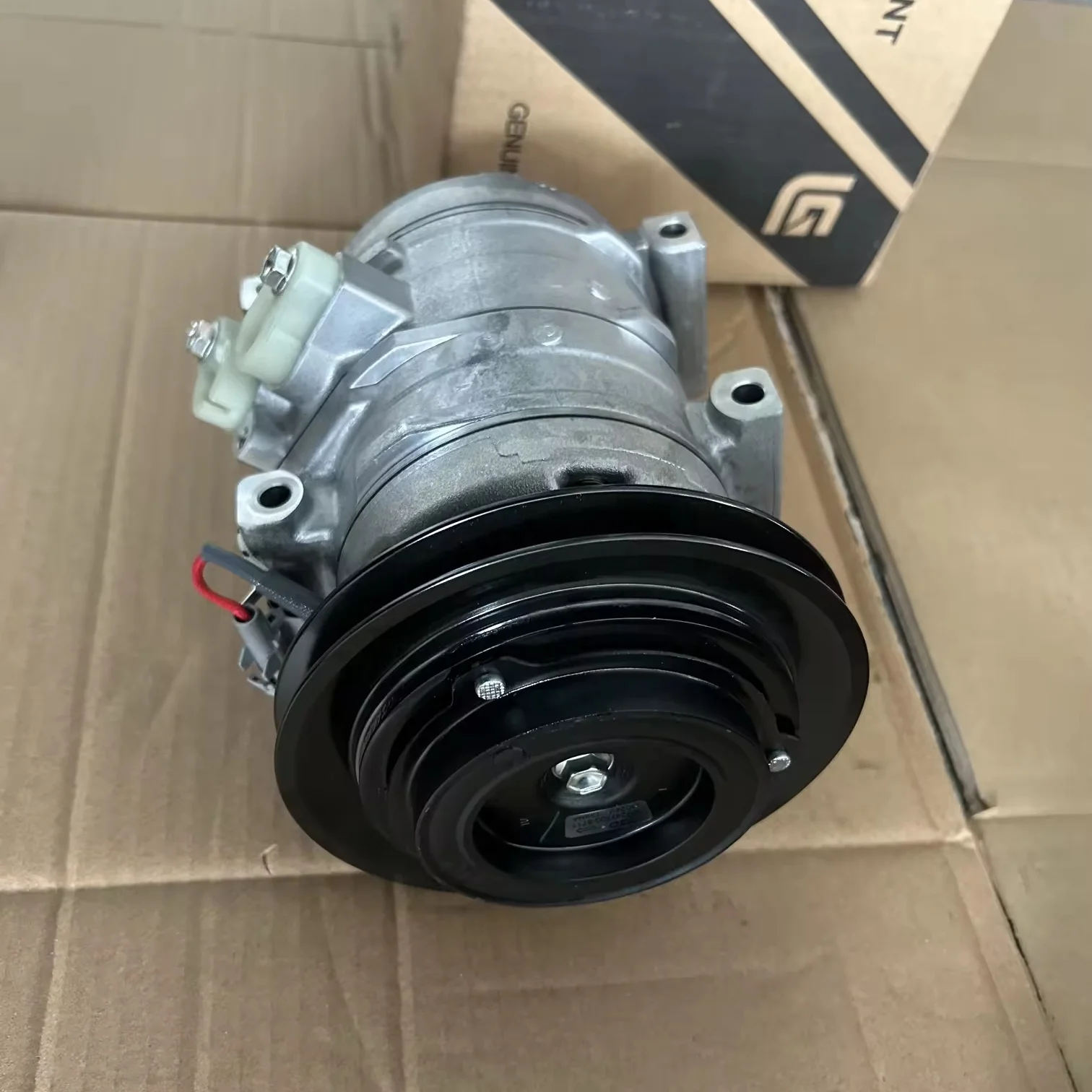 Запасные части для экскаватора LIUGONG CLG933 компрессор 46C0752