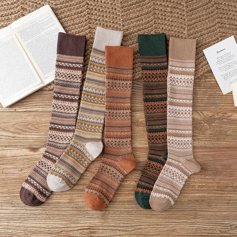 

1 Pair Women Socks Spring Autumn Retro Style Men Couple Cotton Socks National Wind Stripes Pattern Khaki Solid Color Socks