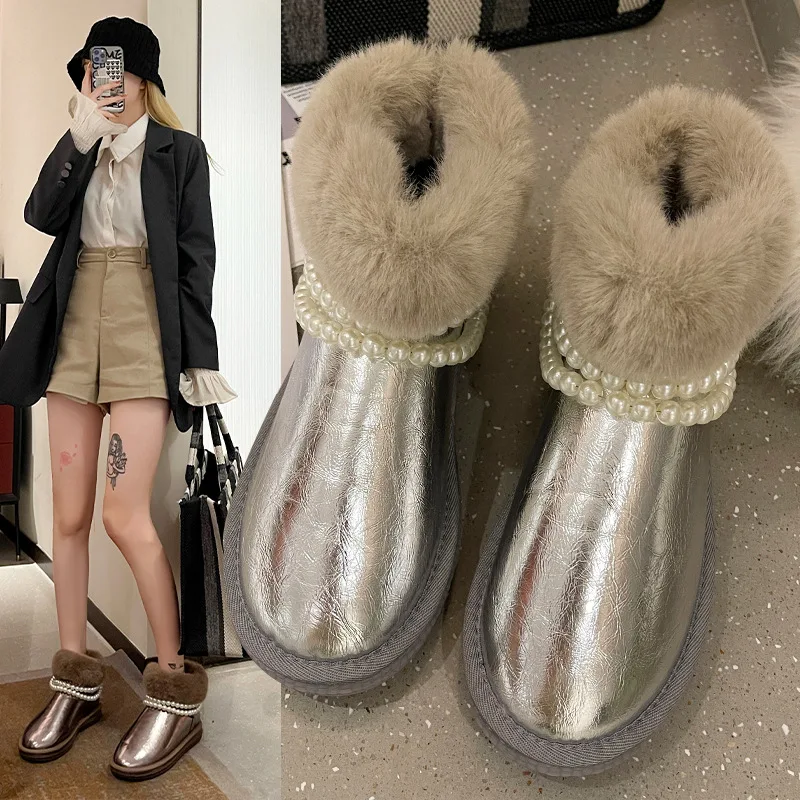 

Новинка Осень-зима 2022, зимние сапоги с жемчужными цепочками, женские бархатные короткие сапоги на толстой подошве, хлопковая обувь, теплая о...