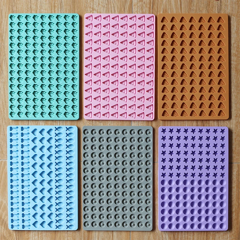 

1Pc Non-Stick Baking Mat Silicone Baking Mats Sheet Bakeware Mold DIY Dog Pet Treats Pan Baking Biscuit Cookies Puddy Mold